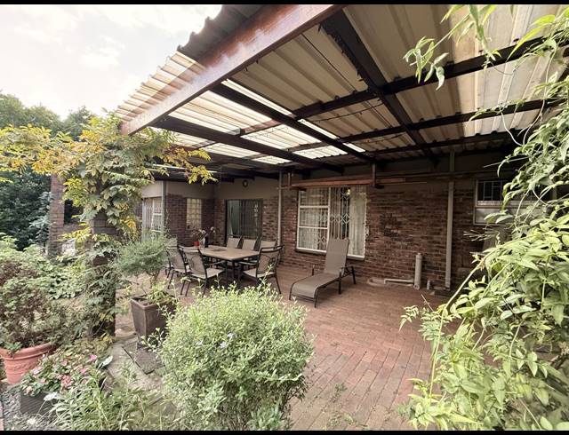 4 BEDROOM HOUSE FOR SALE IN AVIARY HILL